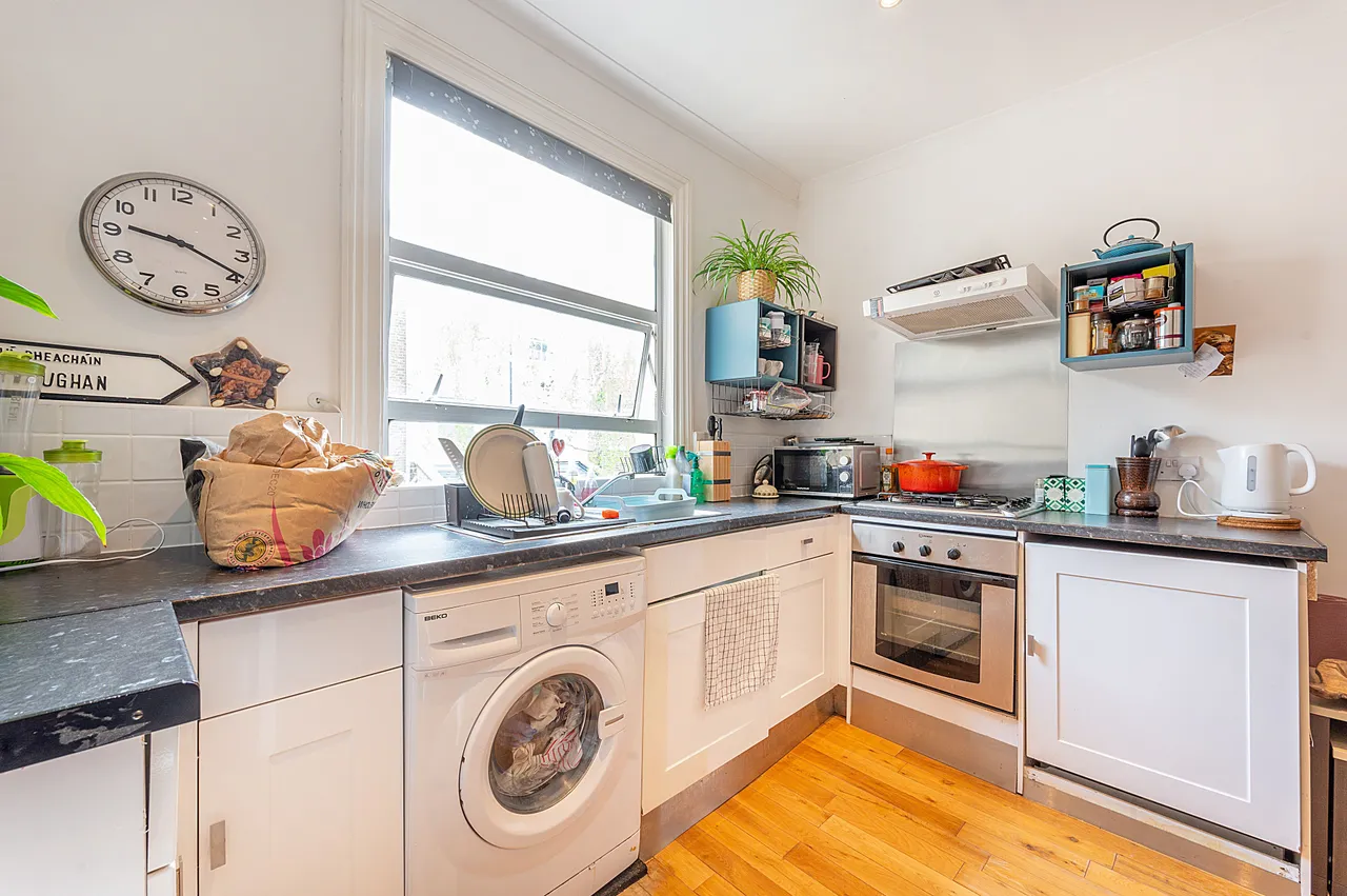 First Floor Flat, 58 Southerton Road, London, photo 3