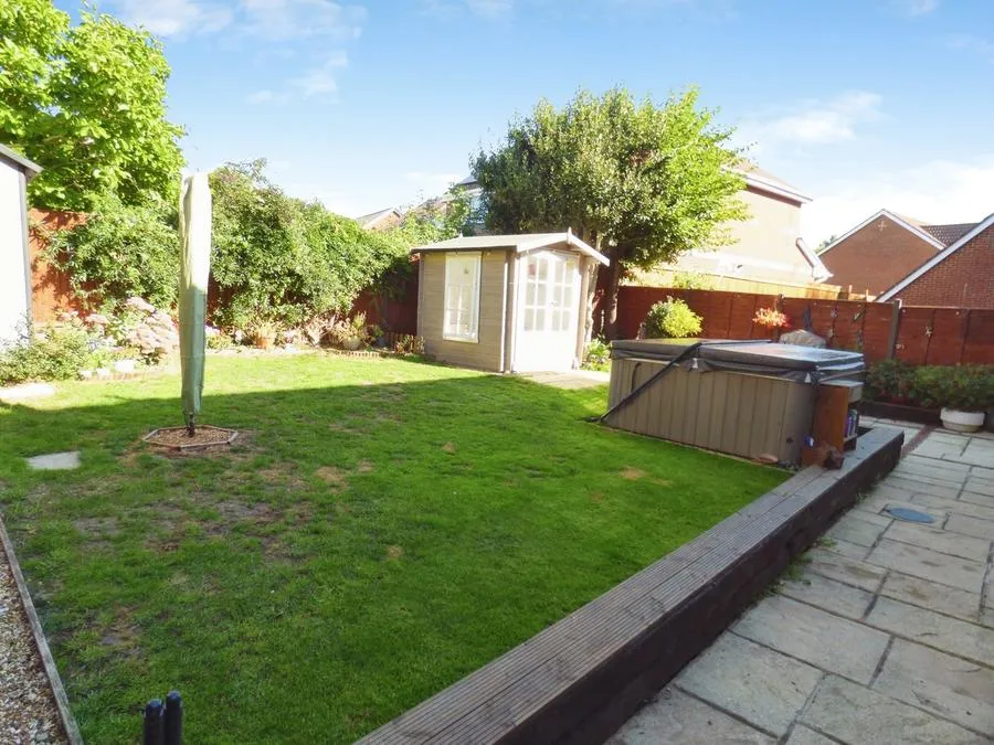 Coltsfoot Close, Hedge End, SO30, photo 13