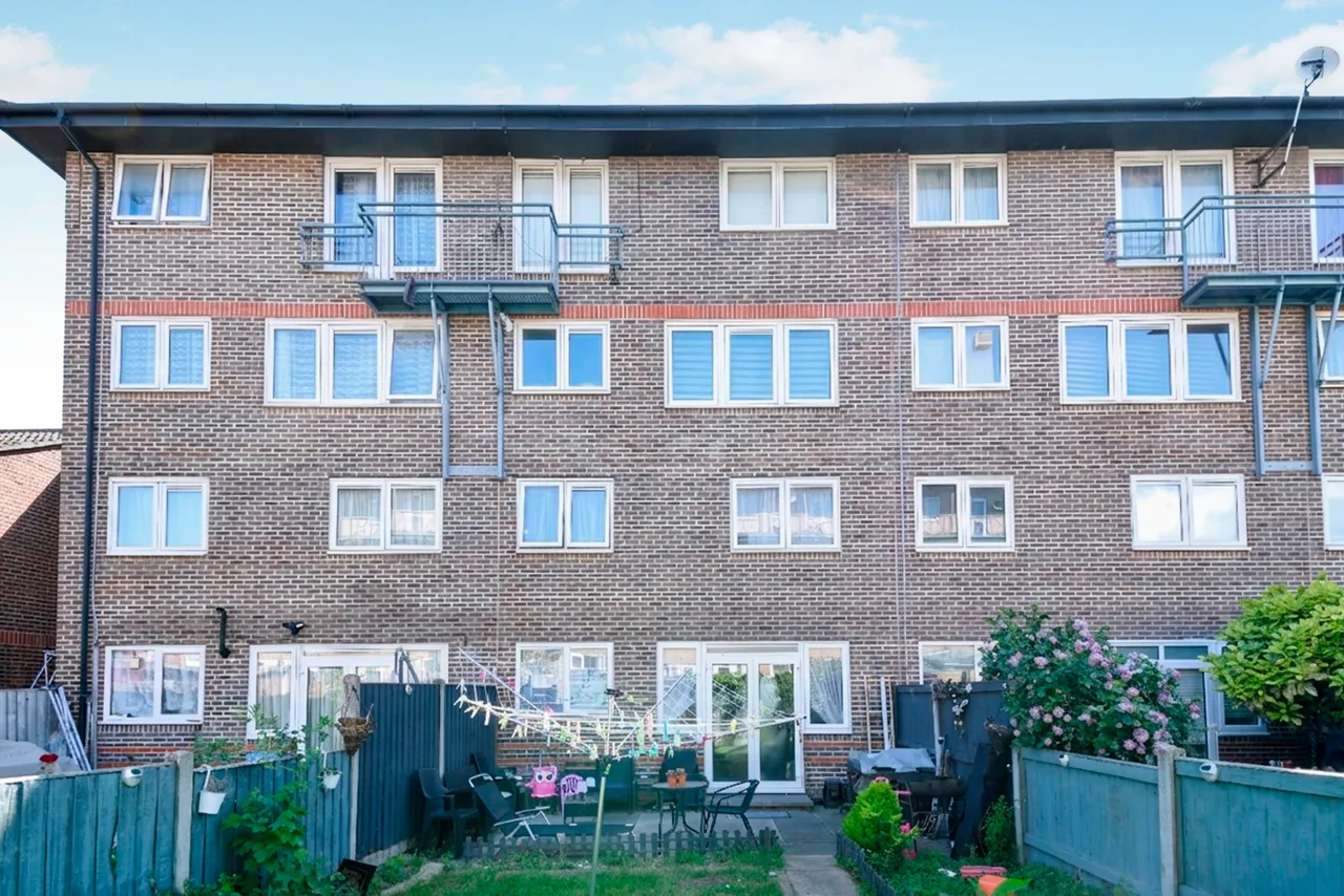 Tiptree Crescent, Ilford, IG5, photo 19