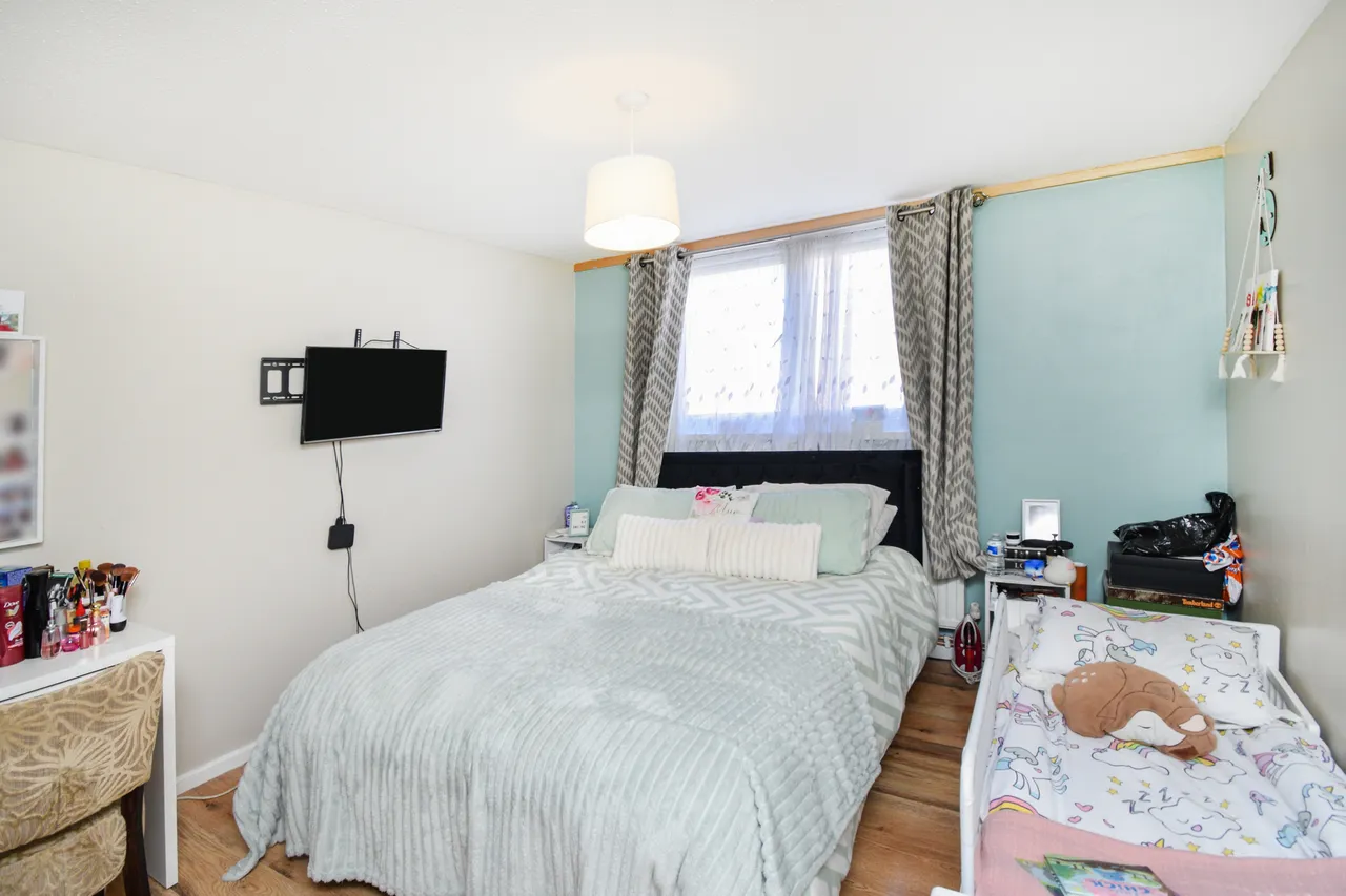 Tiptree Crescent, Ilford, IG5, photo 11