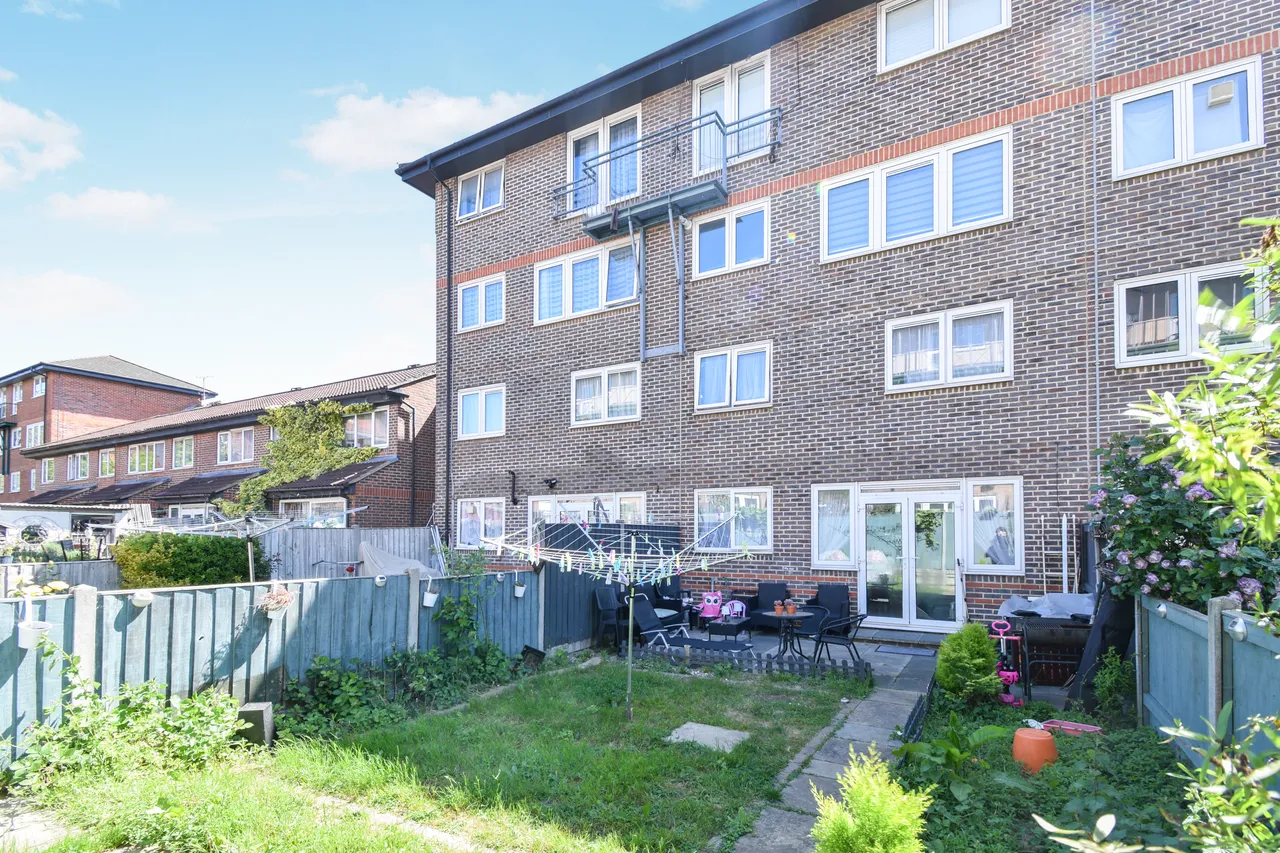 Tiptree Crescent, Ilford, IG5, photo 18