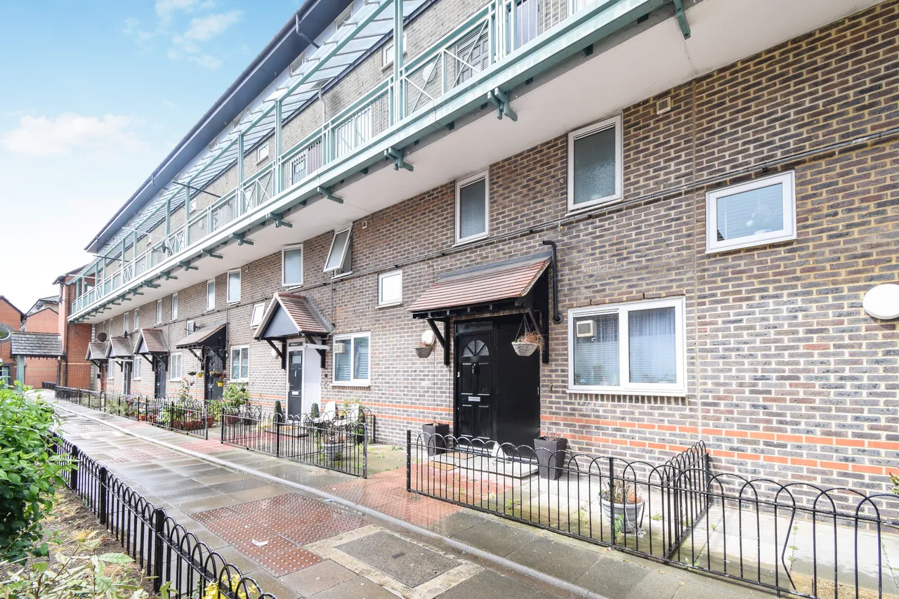 Tiptree Crescent, Ilford, IG5, photo 15