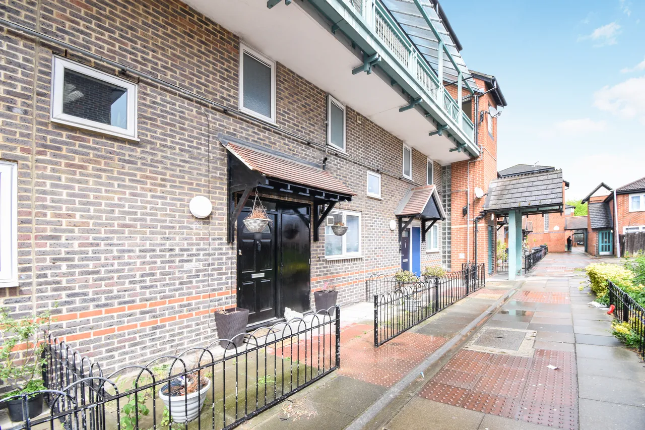 Tiptree Crescent, Ilford, IG5, photo 16