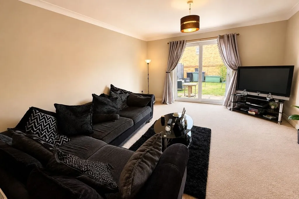 Wingfield Court, Grantham, photo 2