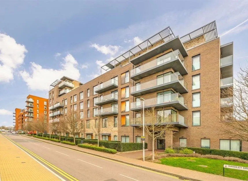 2 bed flat for sale — Handley Drive, Kidbrooke, SE3
