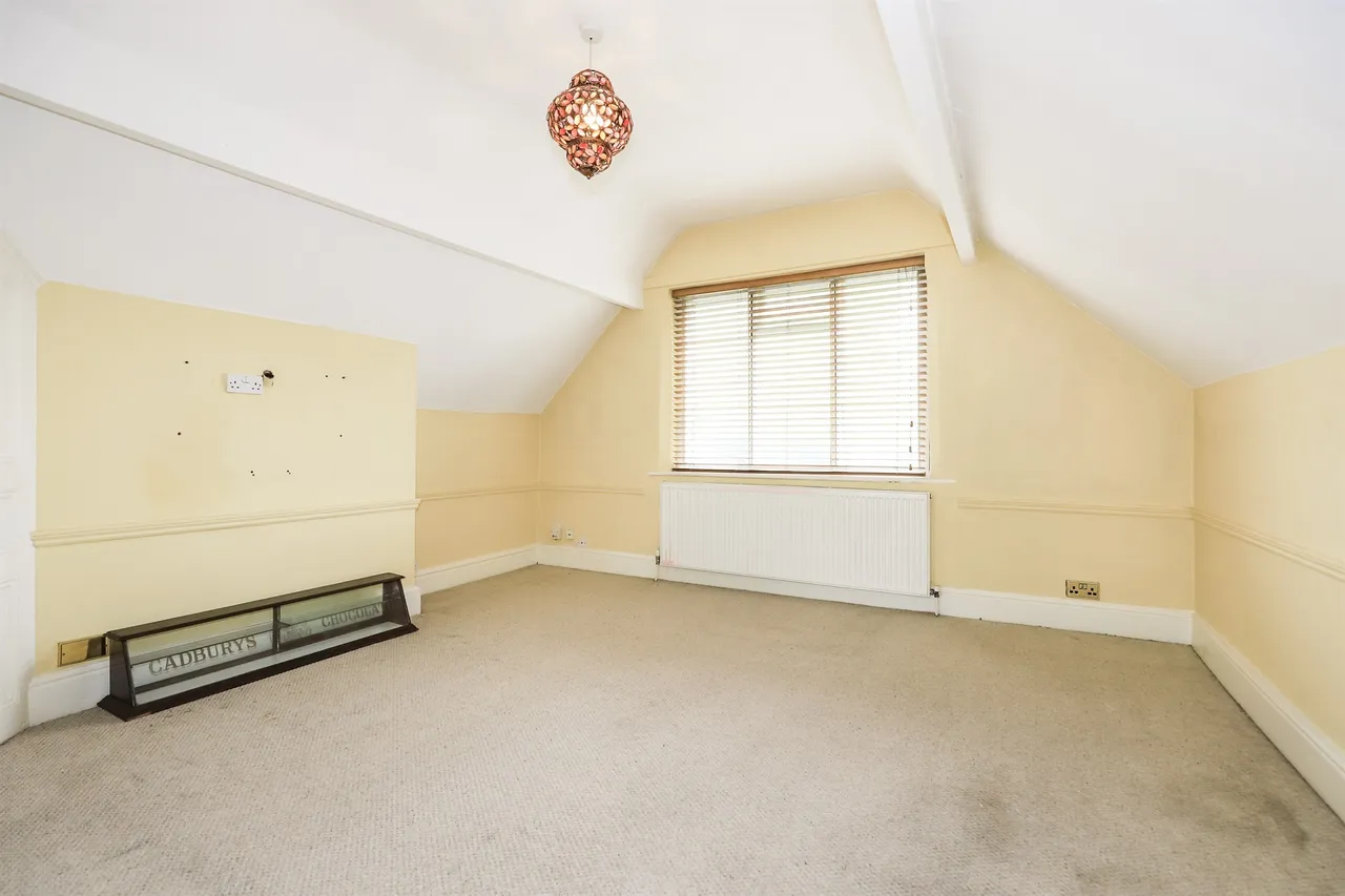 Tettenhall Road, Tettenhall, Wolverhampton, photo 8