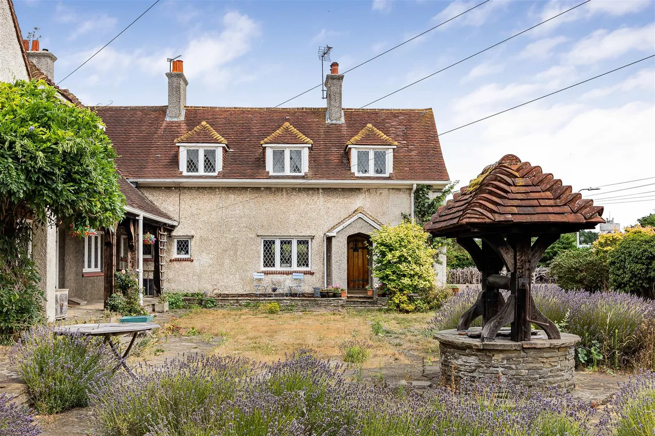 2 bed house for sale, City Road, Tilehurst, RG31