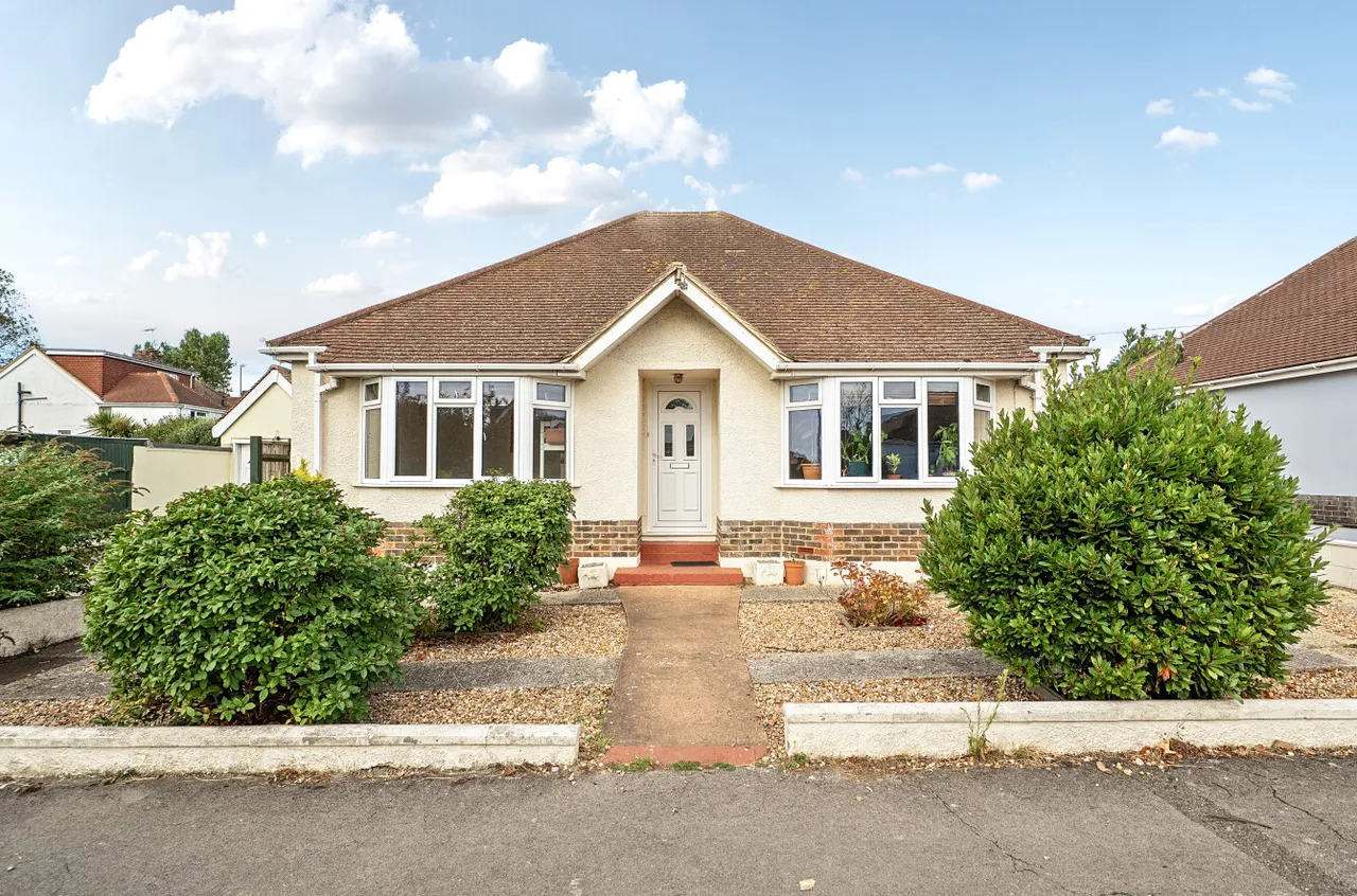 3 bed house for sale, Western Close, Lancing, BN15