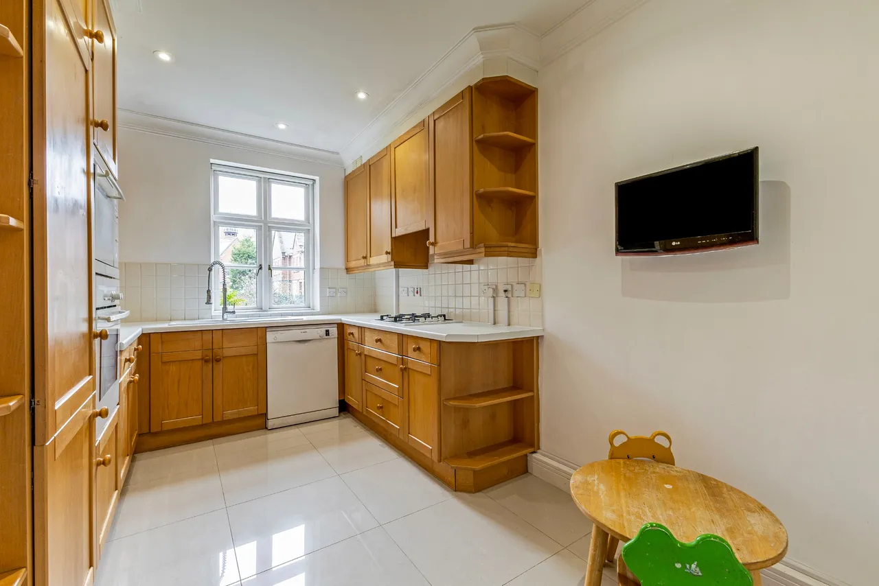 Virginia Water, Surrey, GU25 4ST, photo 7