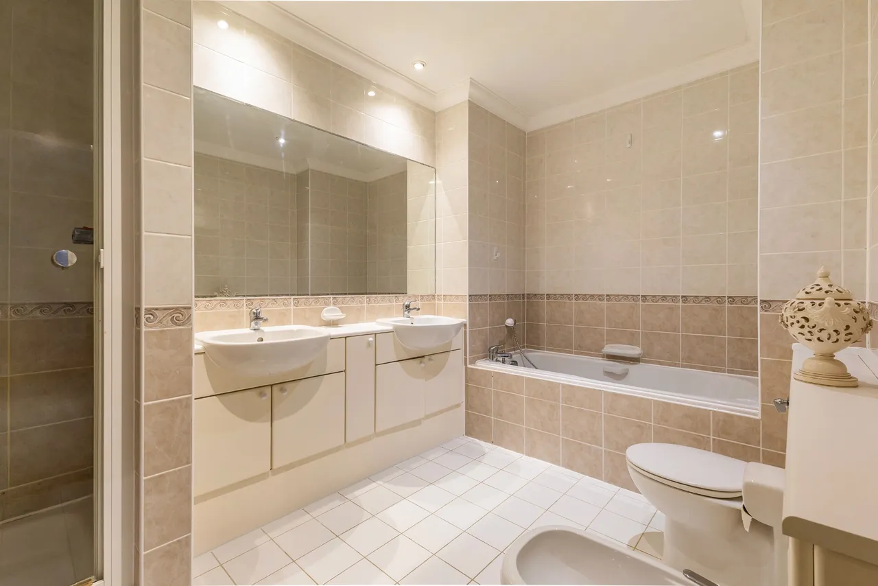 Virginia Water, Surrey, GU25 4ST, photo 14