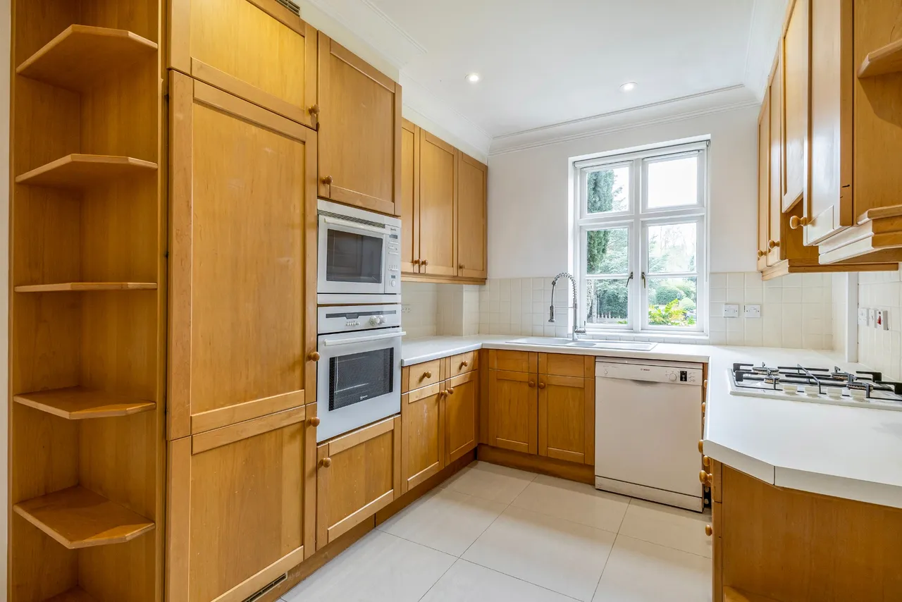 Virginia Water, Surrey, GU25 4ST, photo 6
