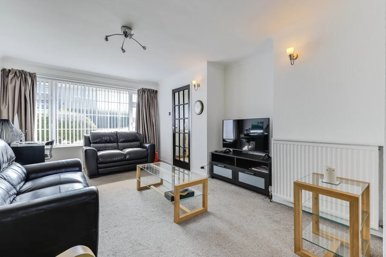 Clover Court, Calverley, LS28, photo 3