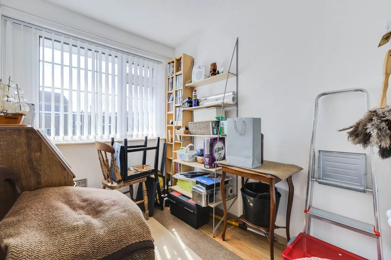 Clover Court, Calverley, LS28, photo 13