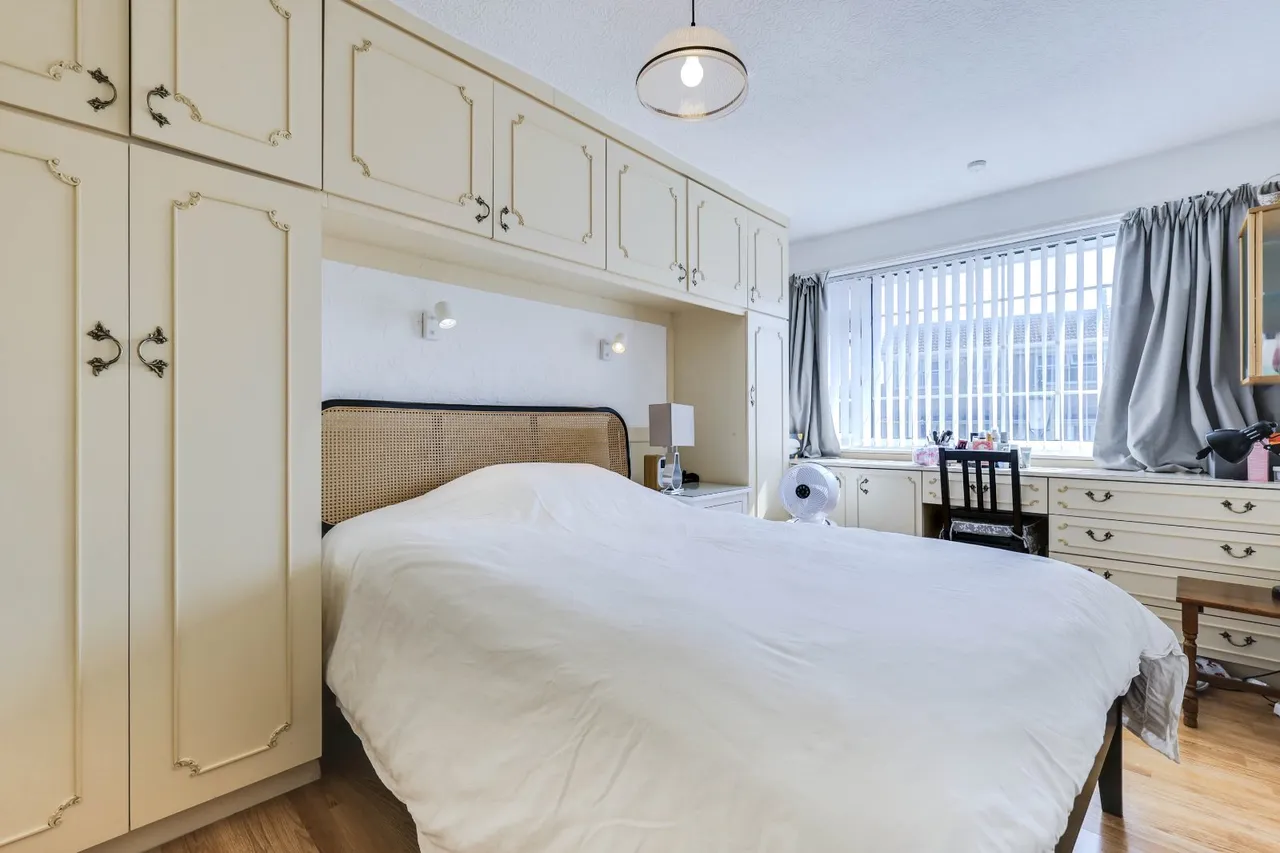 Clover Court, Calverley, LS28, photo 9