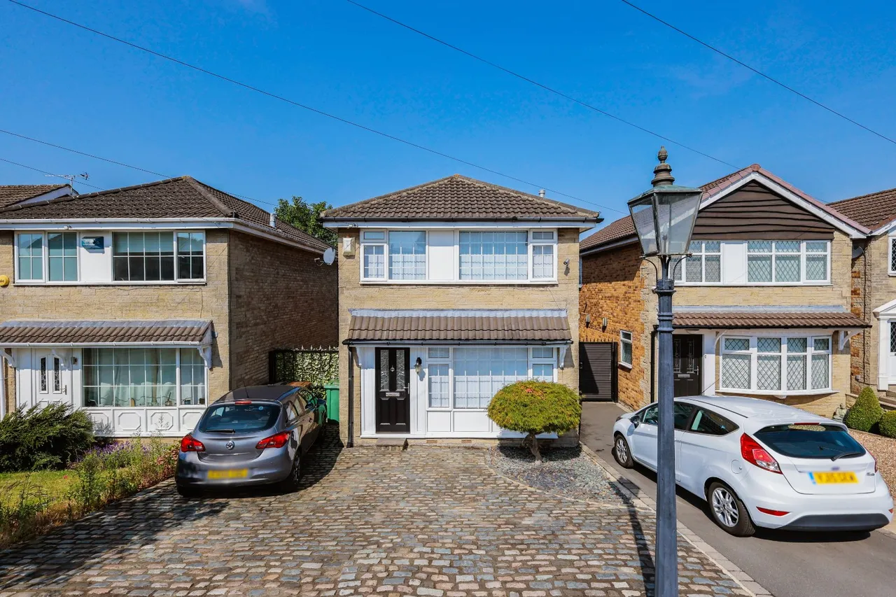 Clover Court, Calverley, LS28, photo 19