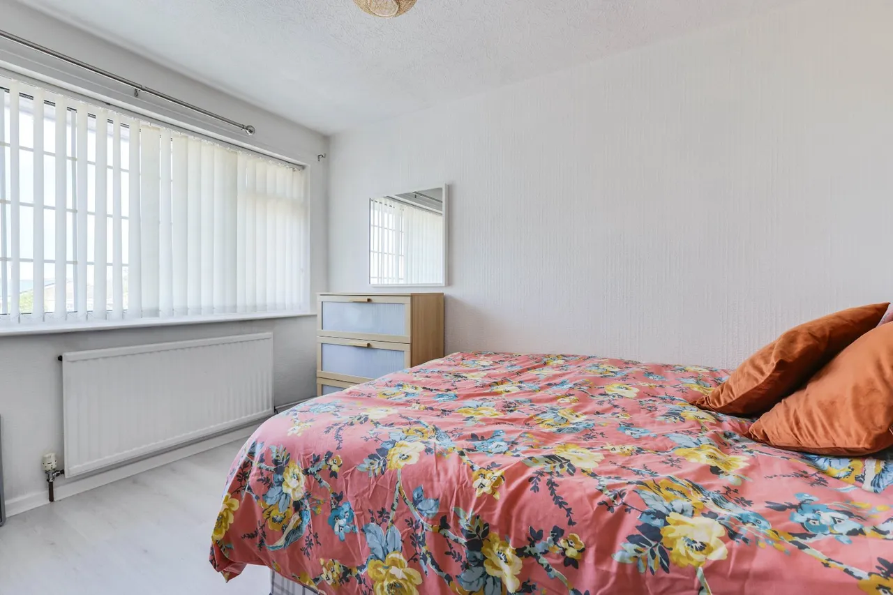 Clover Court, Calverley, LS28, photo 11