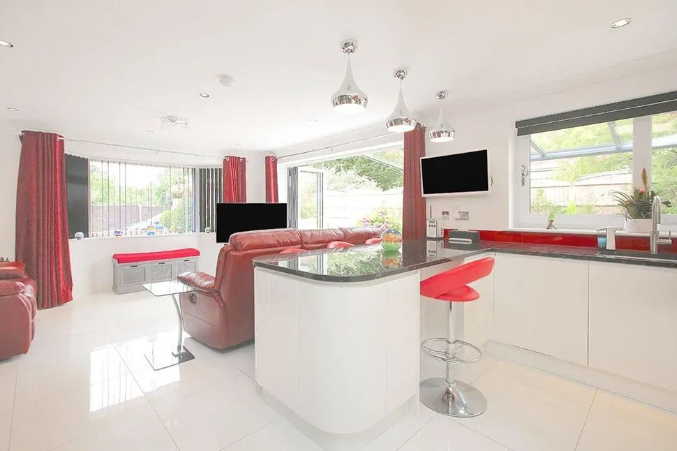 Sandhurst Road, Mile End, Cheshire, SK2, photo 2