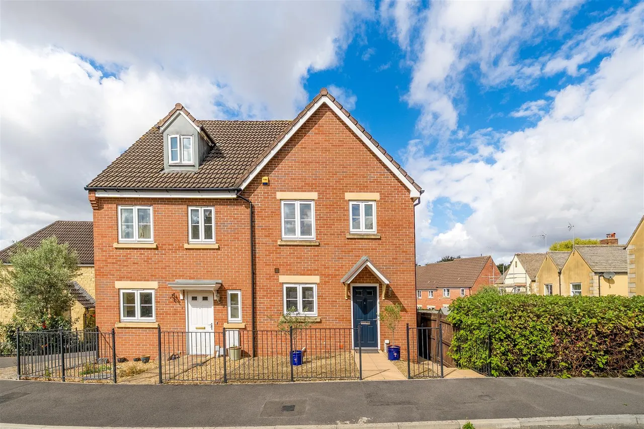 3 bed house for sale, Coppice Close, Chippenham, SN15