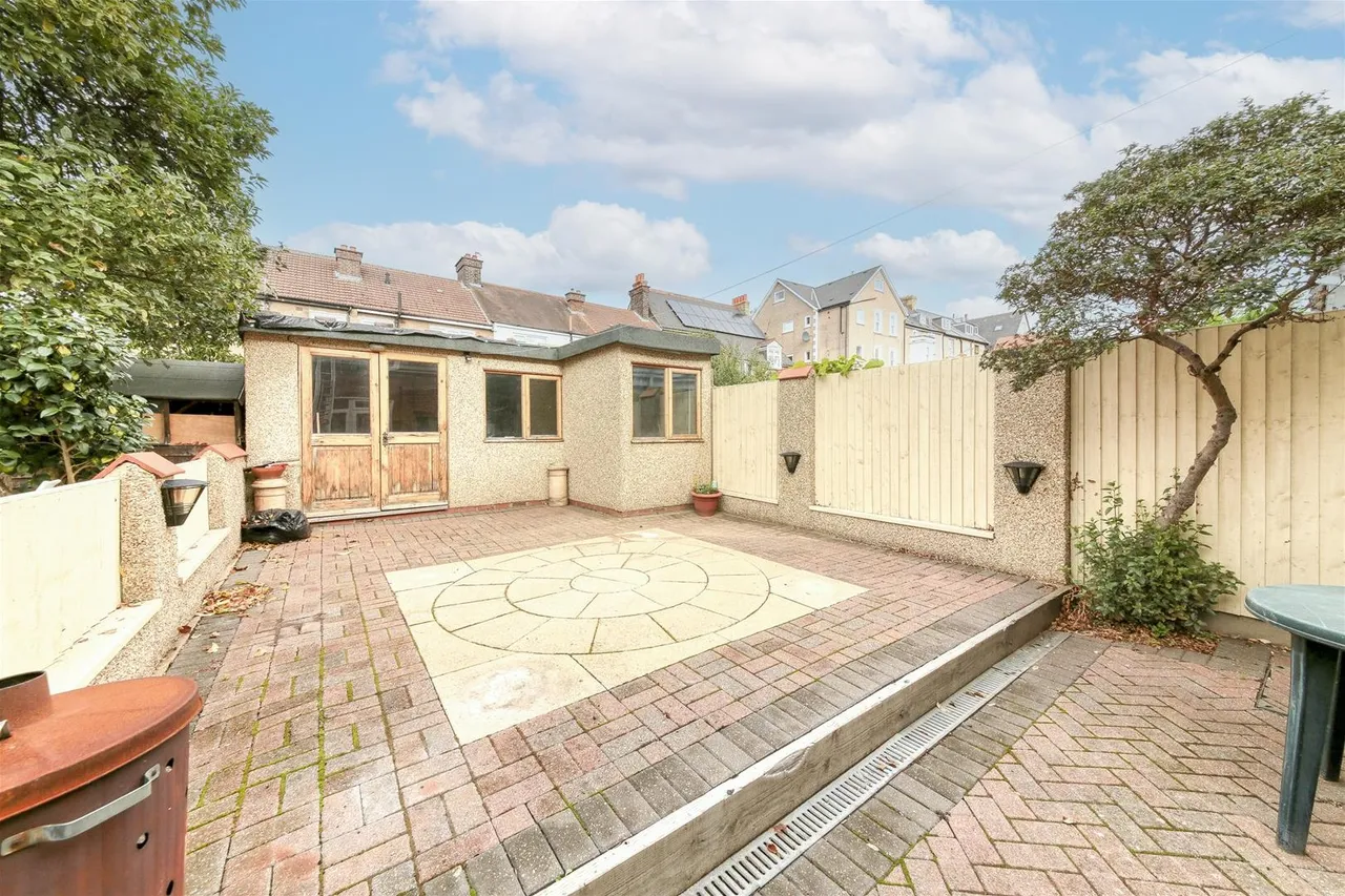 St. Dunstans Road, South Norwood, photo 17