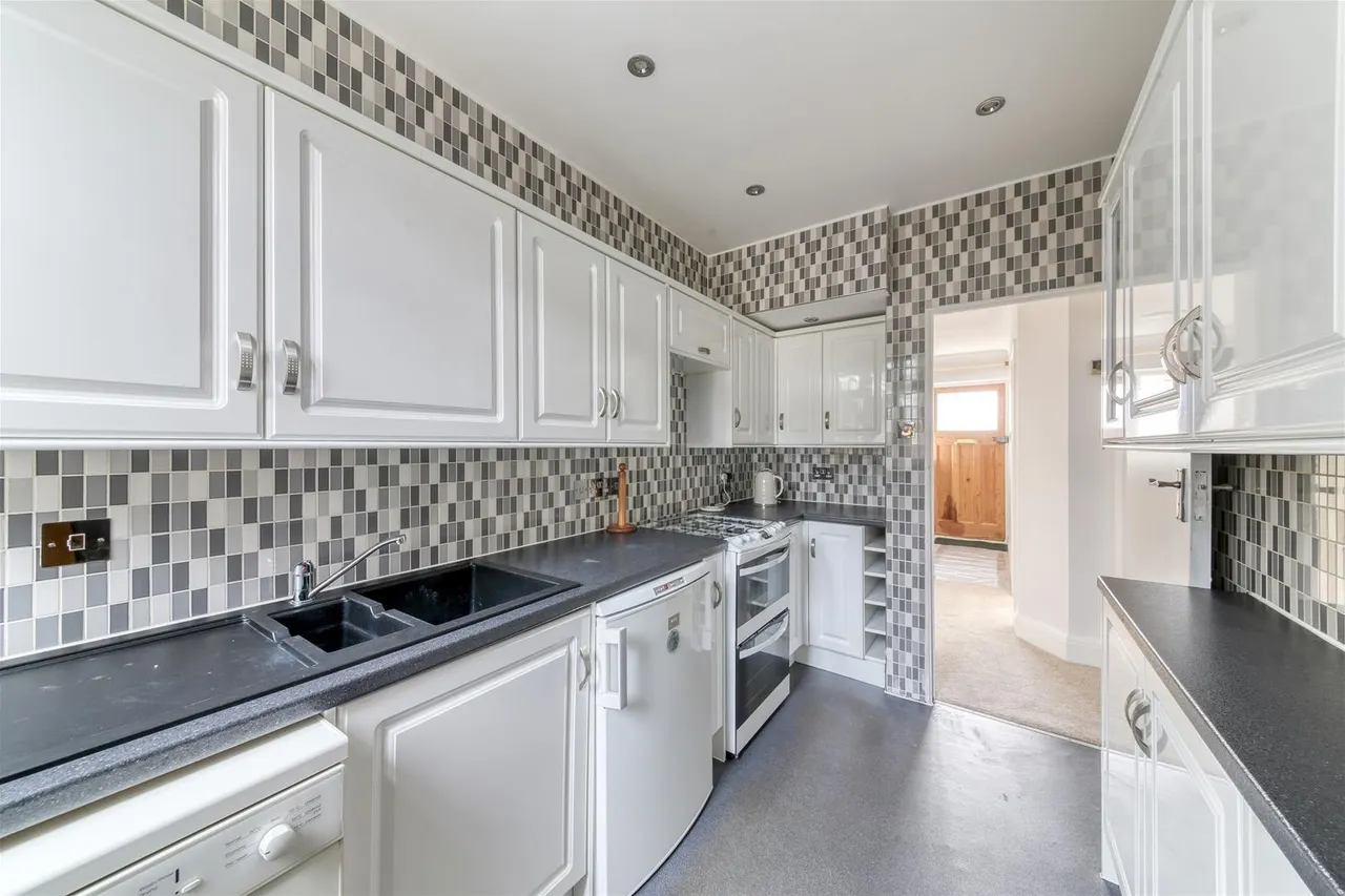 St. Dunstans Road, South Norwood, photo 4
