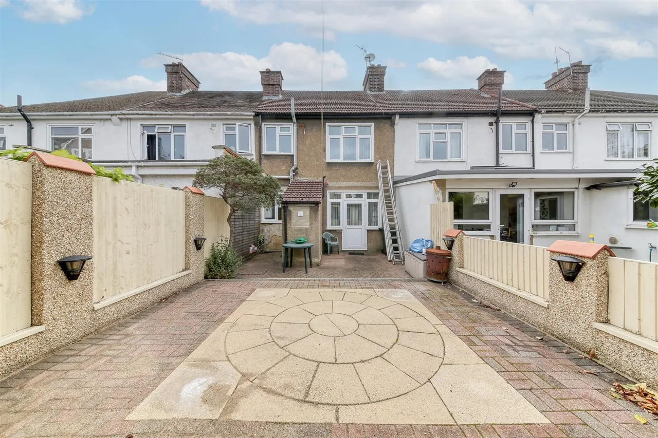 St. Dunstans Road, South Norwood, photo 16