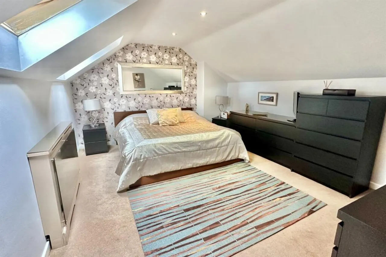 Styal Road, Cheadle, photo 12
