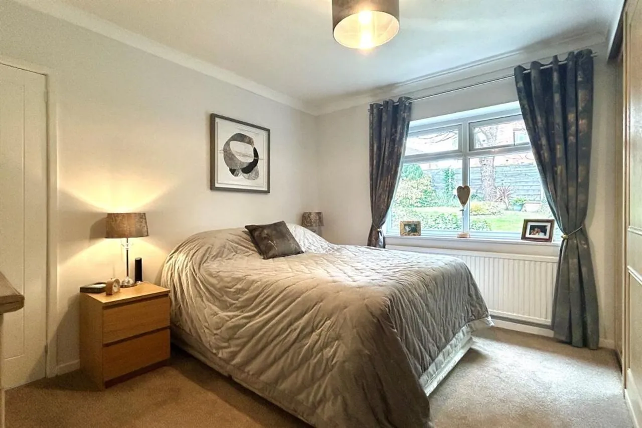 Styal Road, Cheadle, photo 8