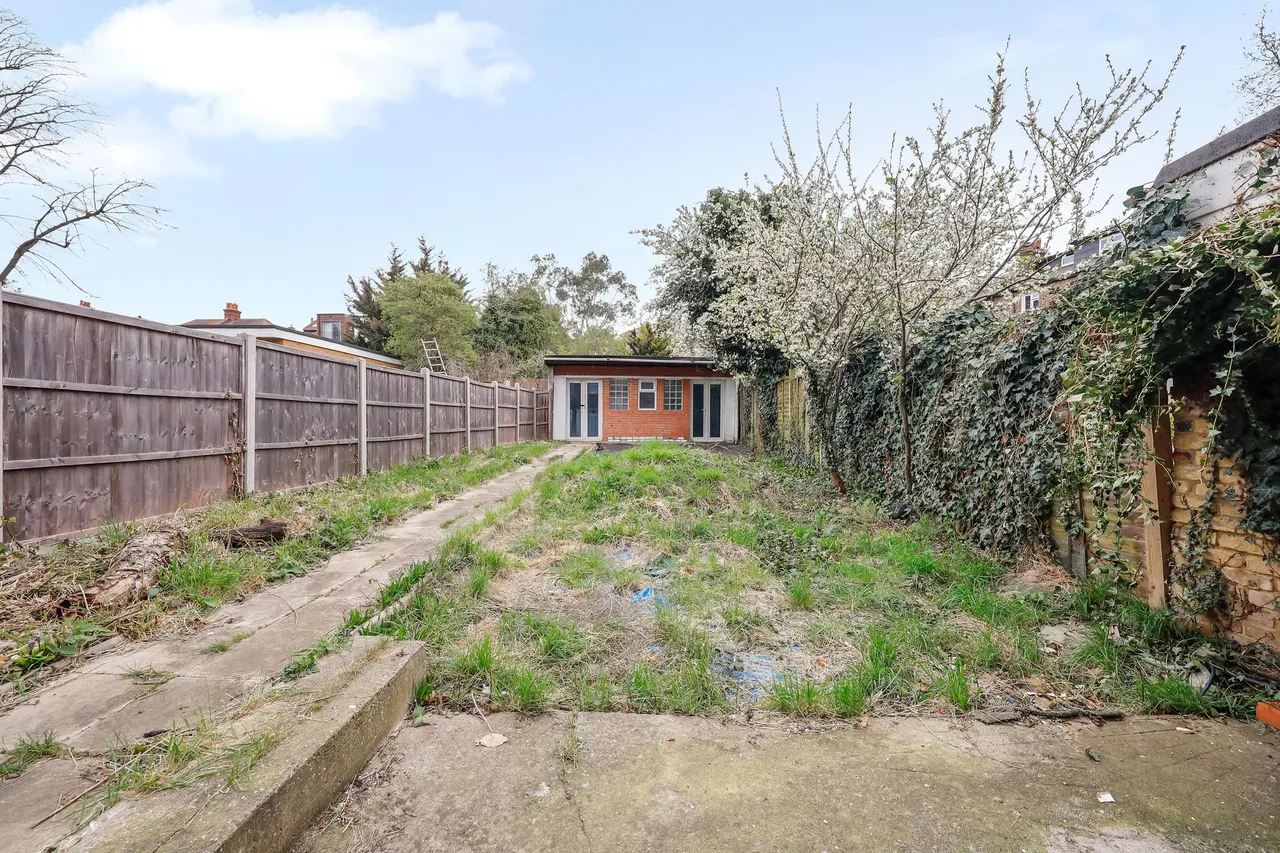 Claremont Road, London, NW2, photo 2