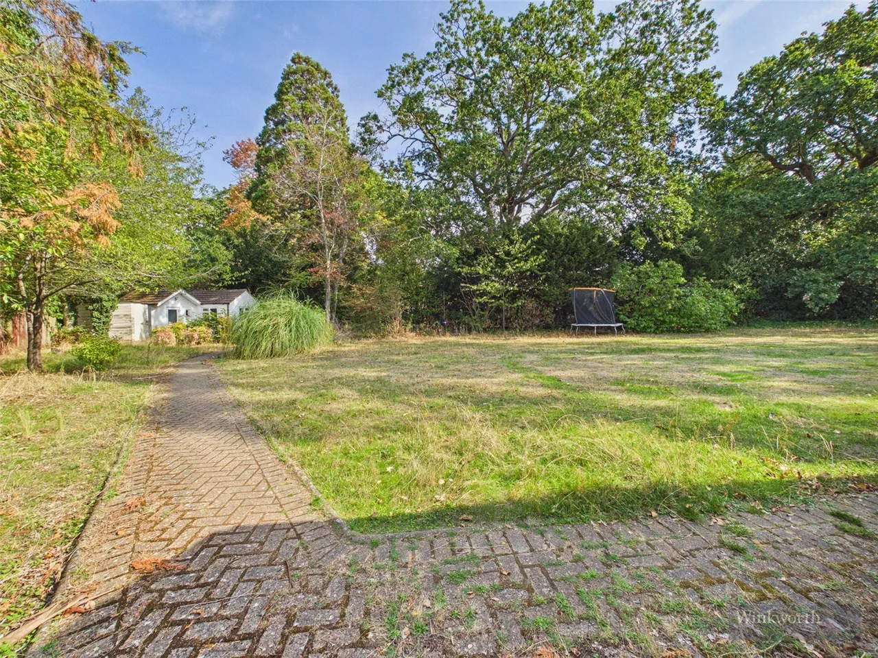 The Paddocks, Weybridge, KT13, photo 9