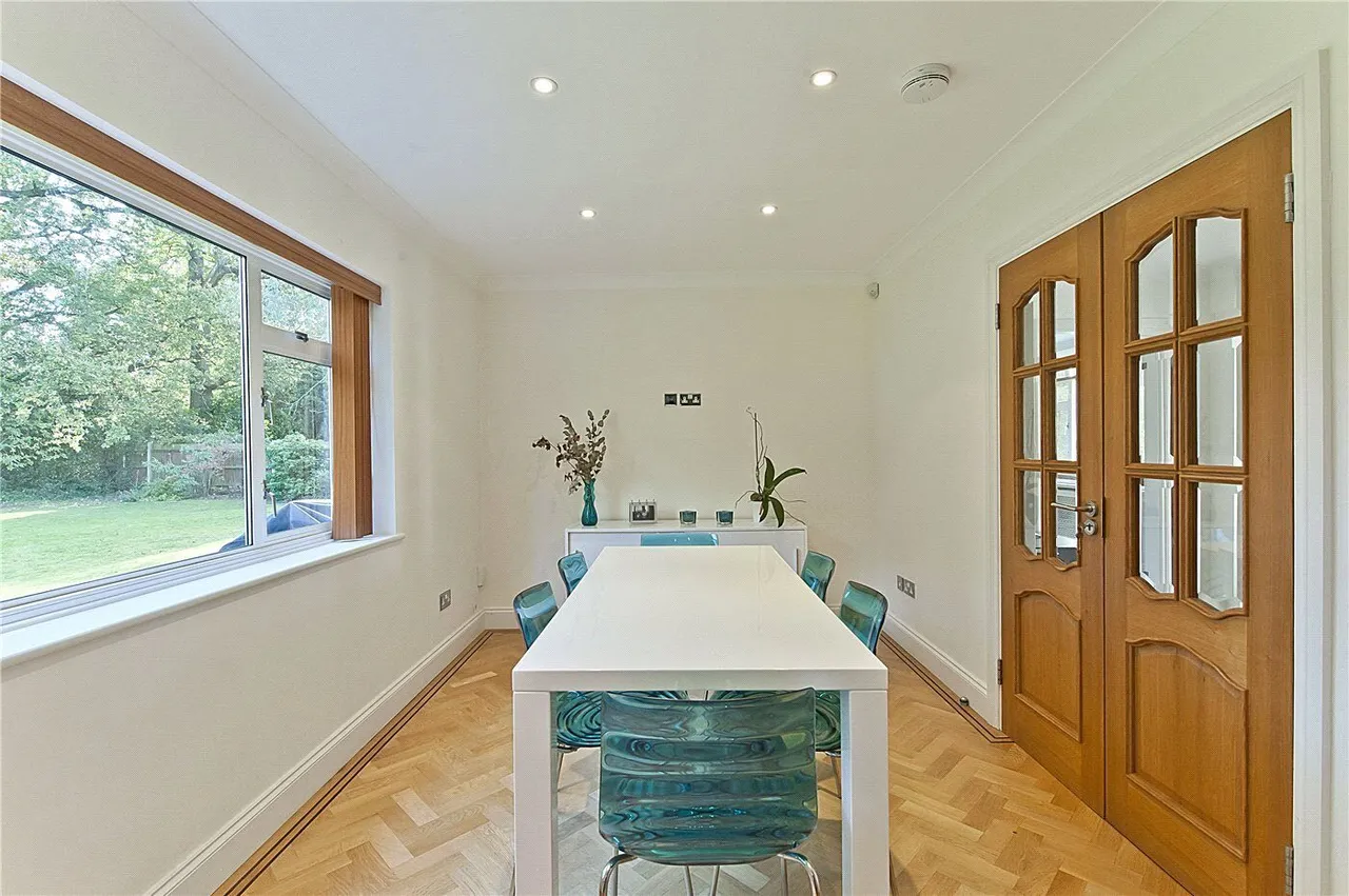 The Paddocks, Weybridge, KT13, photo 6