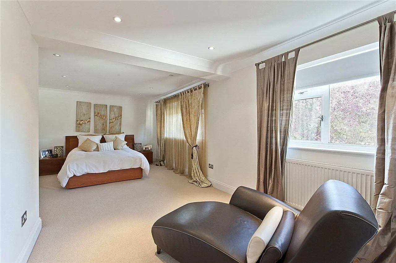The Paddocks, Weybridge, KT13, photo 7
