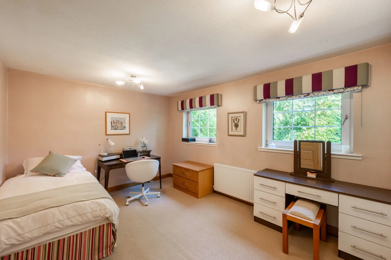 Park Drive, Little Aston, B74, photo 37