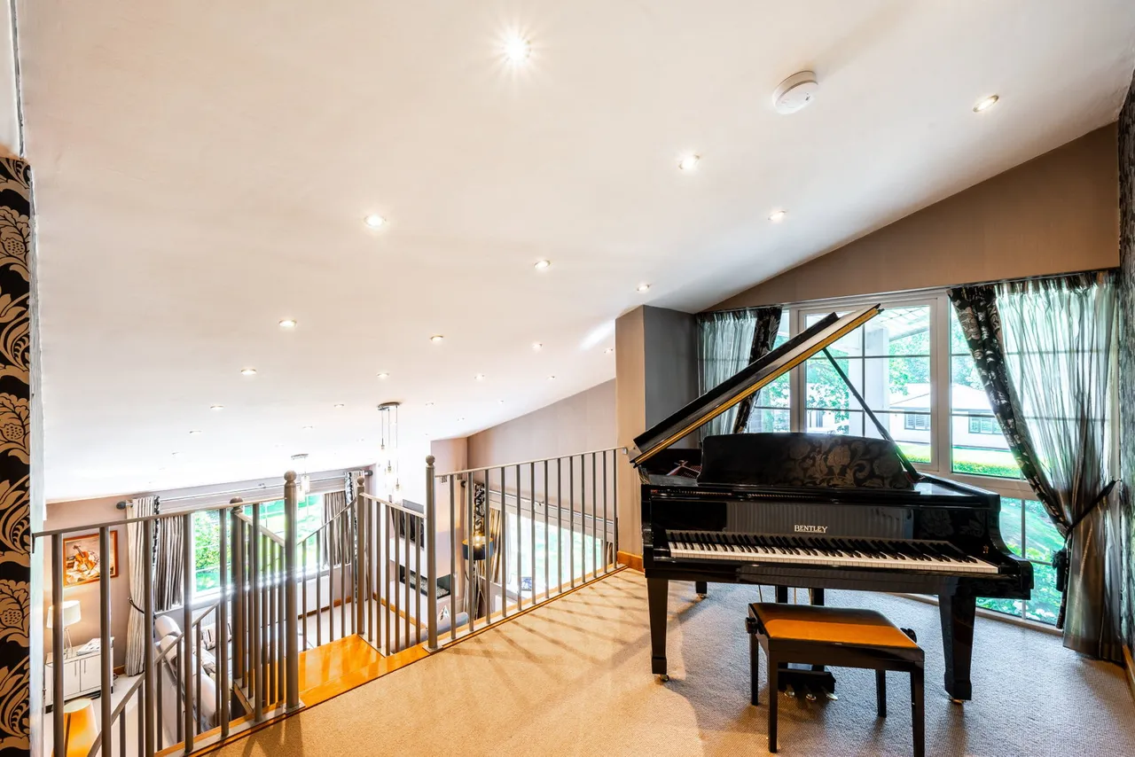 Park Drive, Little Aston, B74, photo 5