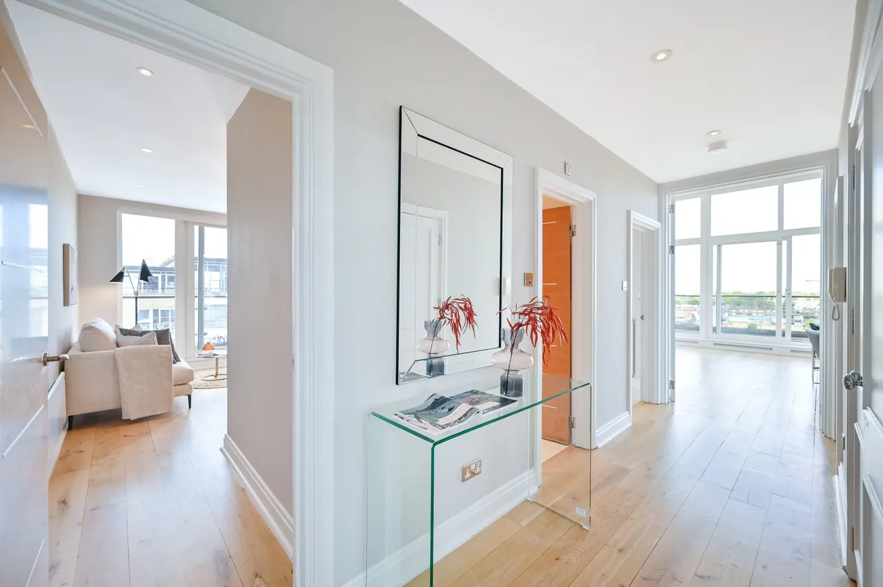 117 Dolphin House, Riverside West, Smugglers Way, London, photo 11