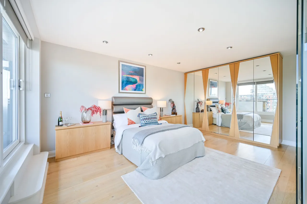 117 Dolphin House, Riverside West, Smugglers Way, London, photo 12