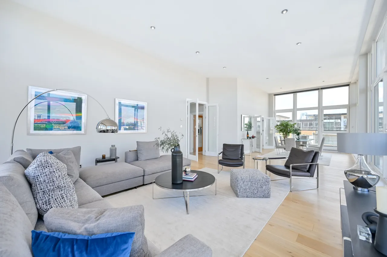 117 Dolphin House, Riverside West, Smugglers Way, London, photo 4