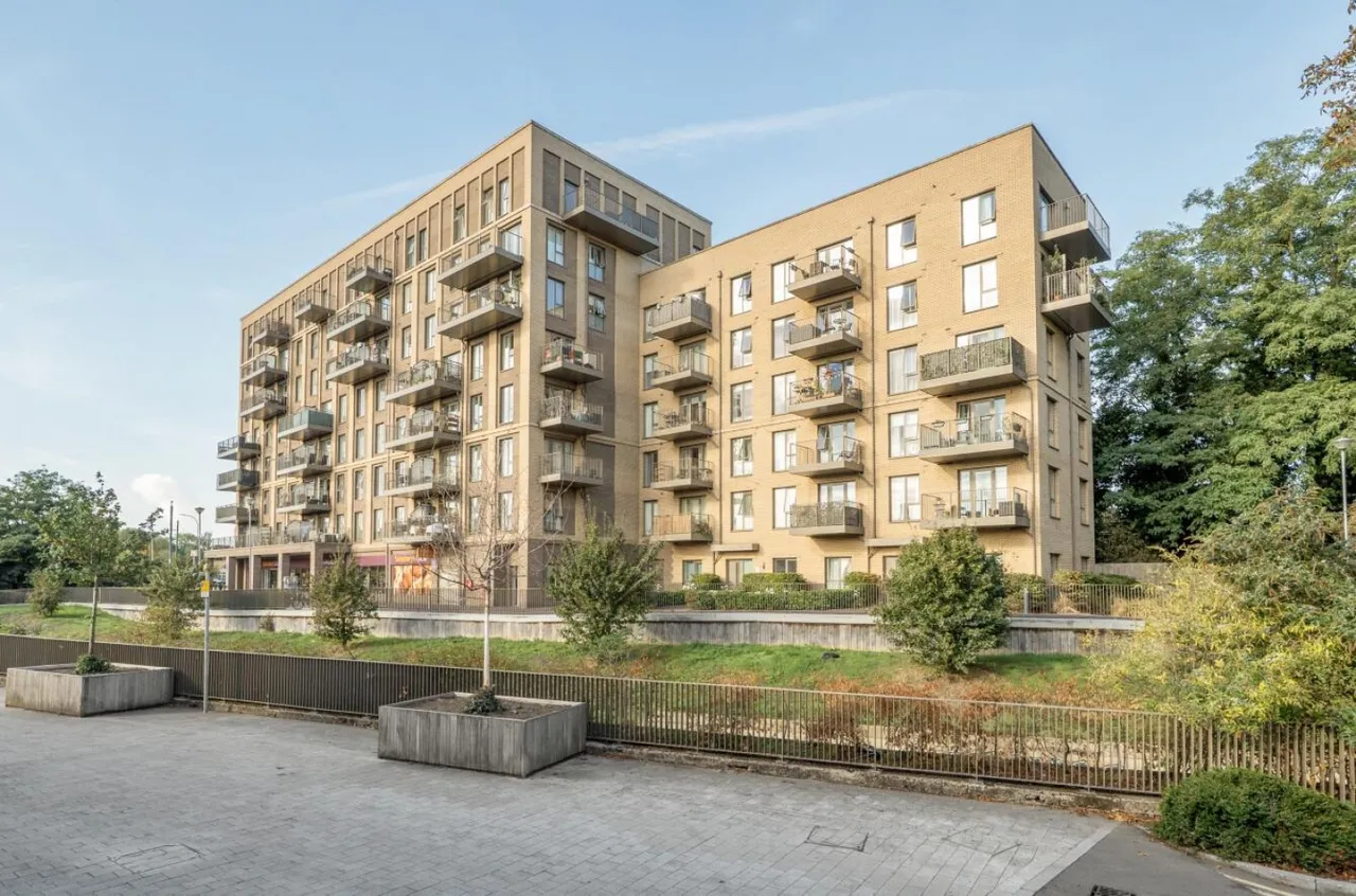 Adenmore Road, London, SE6, photo 3