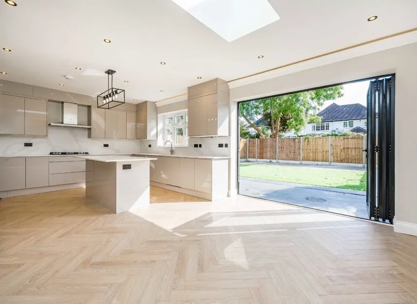 Beech Walk, Mill Hill, NW7, photo 2