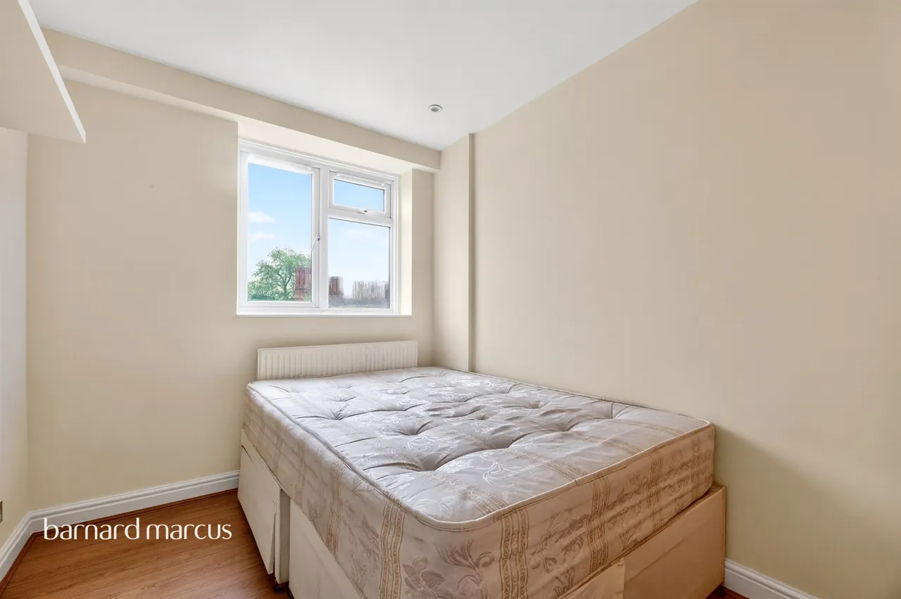 Hazelhurst Road, London, photo 12