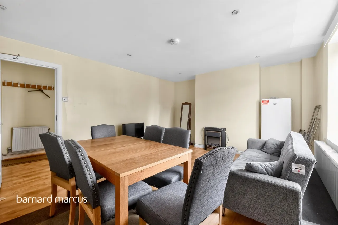 Hazelhurst Road, London, photo 9