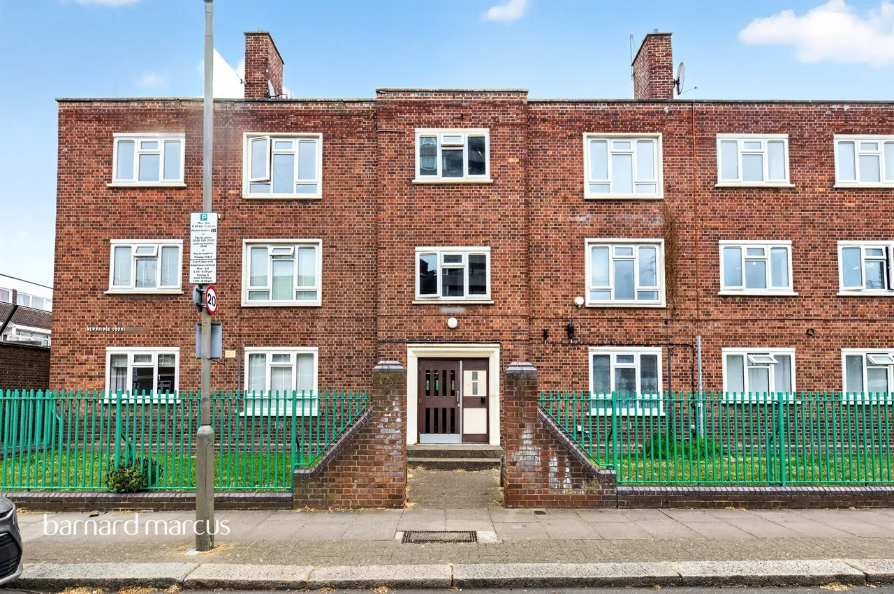 Hazelhurst Road, London, photo 6