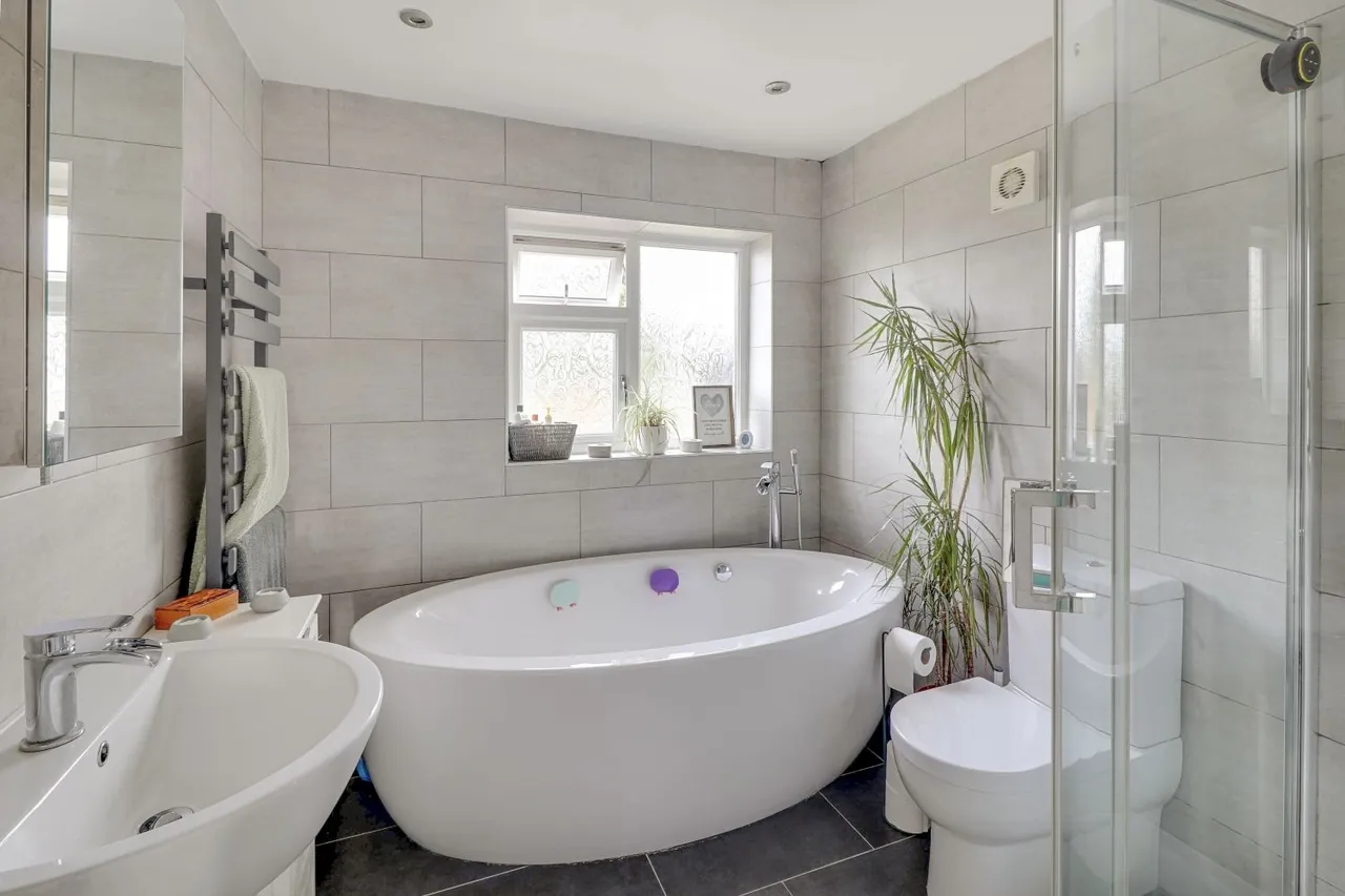 Montague Crescent, Garforth, LS25, photo 18