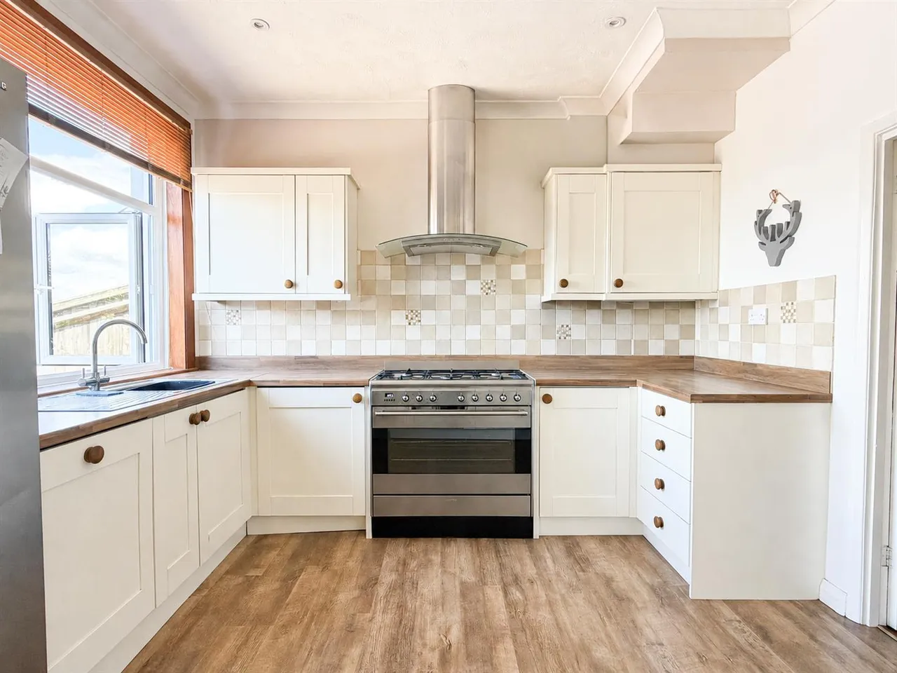 St. Anthonys Avenue, Eastbourne, BN23 6LN, photo 5