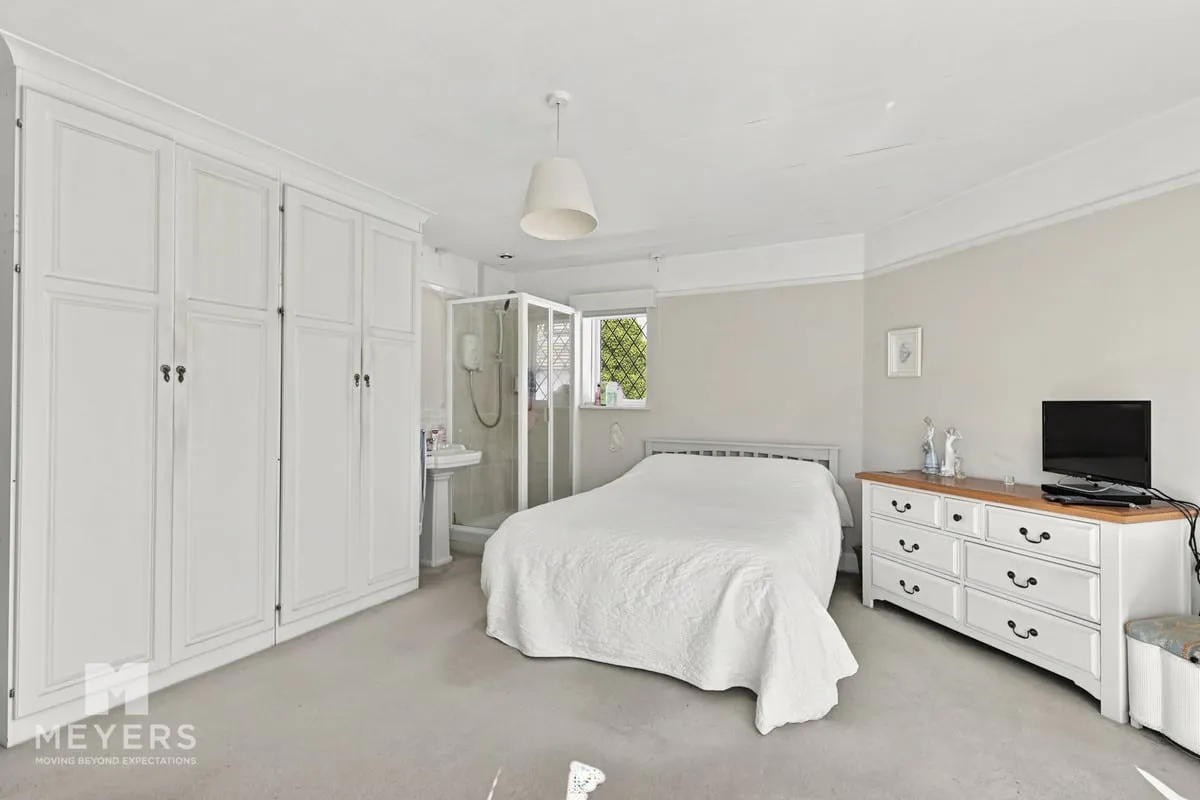 Glenroyd Gardens, Bournemouth, BH6, photo 28
