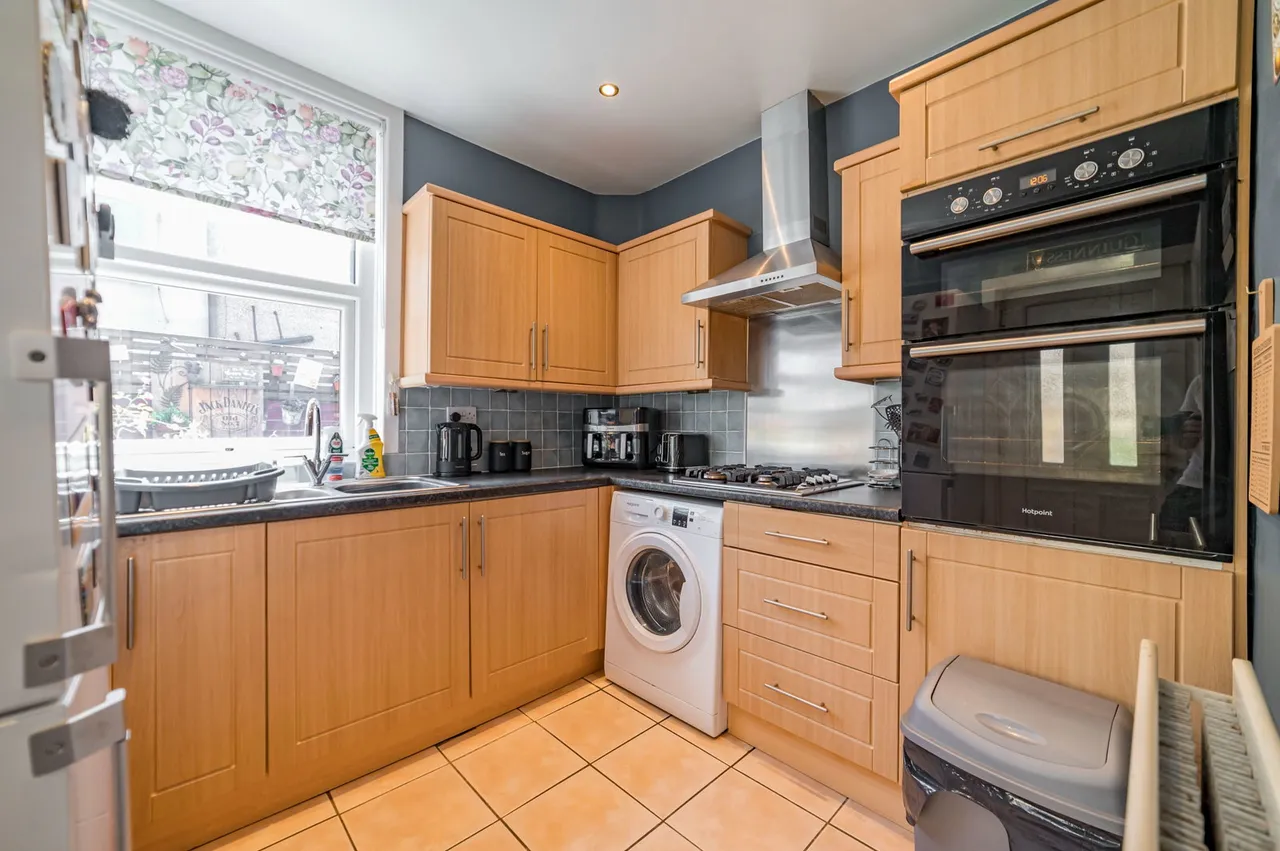 Manchester Road, Heywood, photo 8