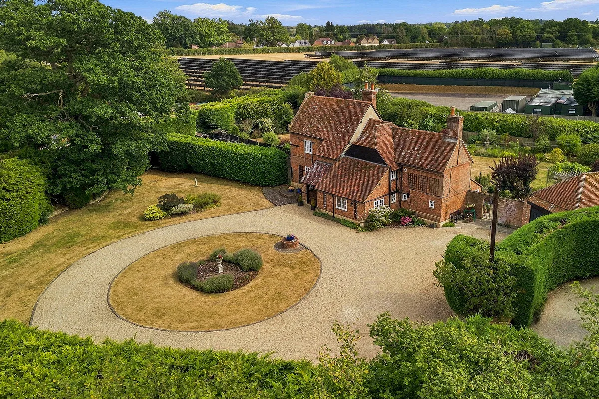 4 bed house for sale, New Road, Little London, RG26