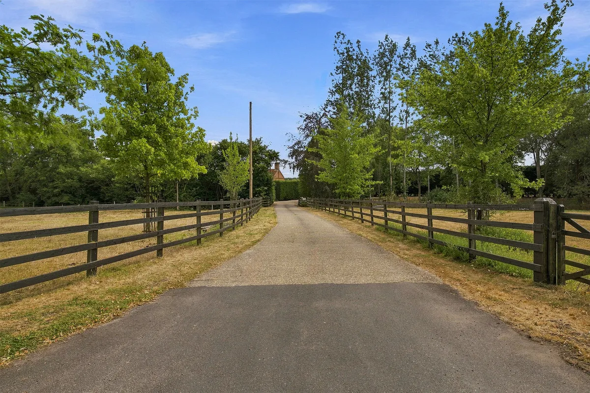 New Road, Little London, RG26, photo 32