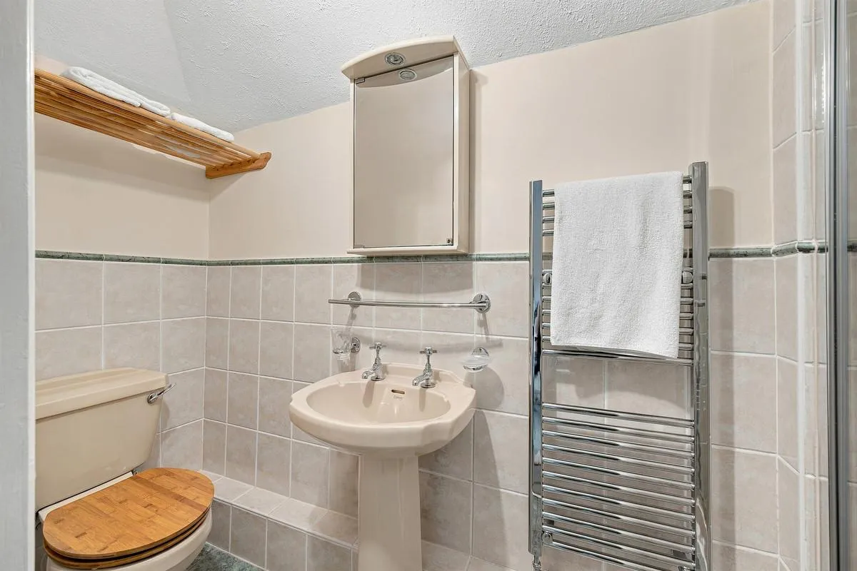 New Road, Little London, RG26, photo 15