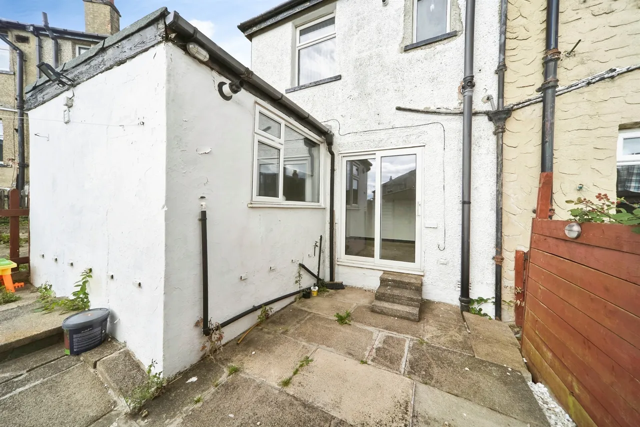 Grange Crescent, Riddlesden, BD20, photo 16