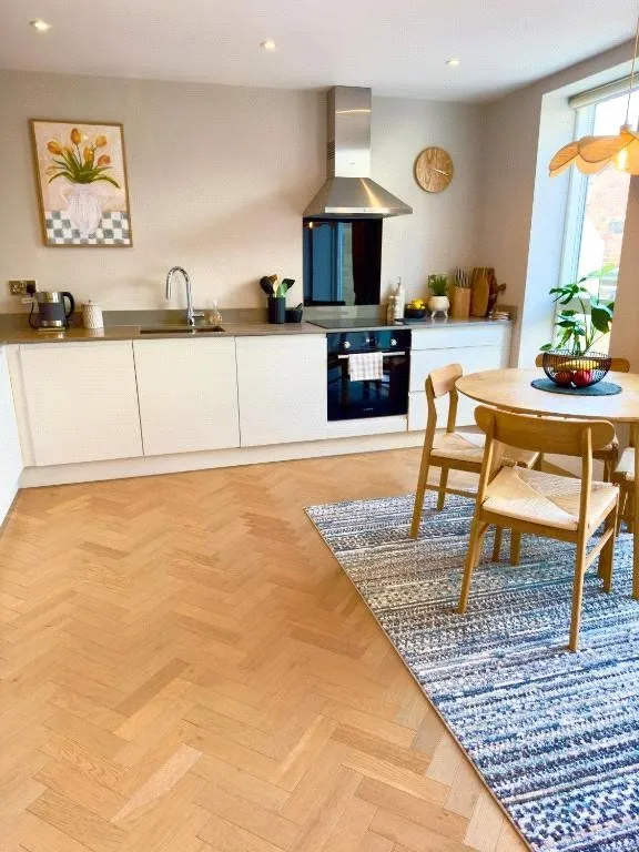 Flat 6, Lambert House, 108 Station Parade, Harrogate, North Yorkshire, HG1 1ER, photo 4